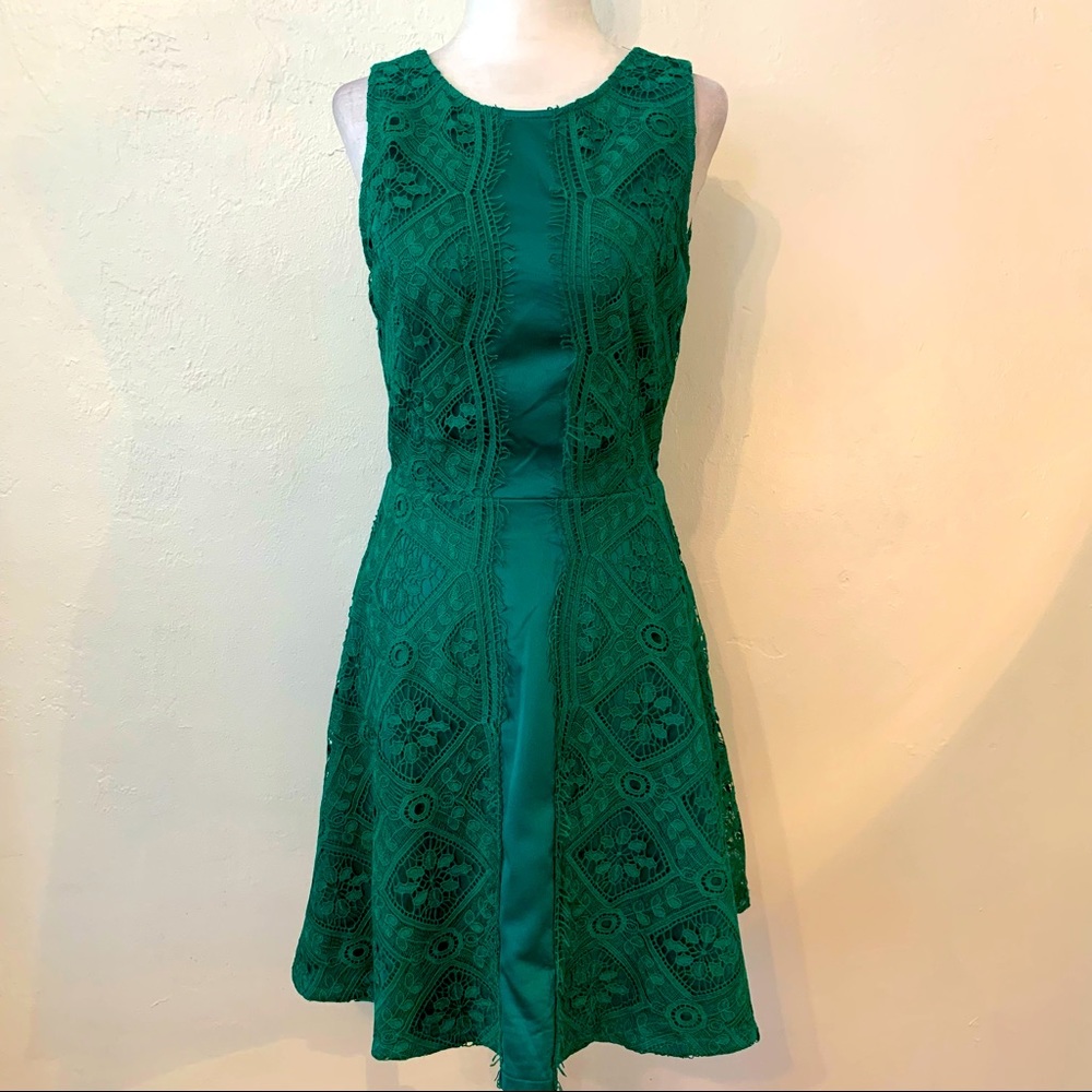 ADELYN RAE Green Open Back Lace Sleeveless Dress Size XS